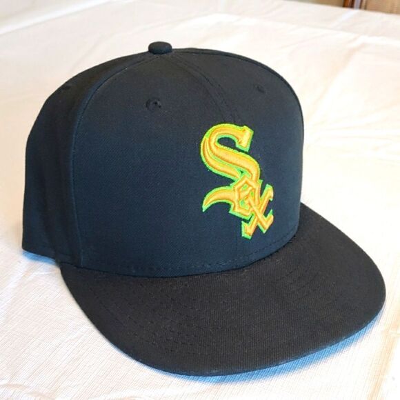 Chicago White Sox Fitted Hat - Picture 4 of 9